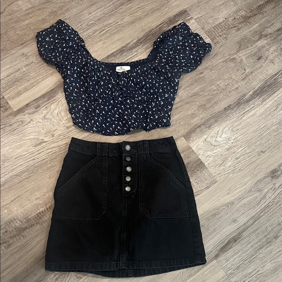 Hollister Navy Floral Crop Top and skirt - Picture 1 of 1